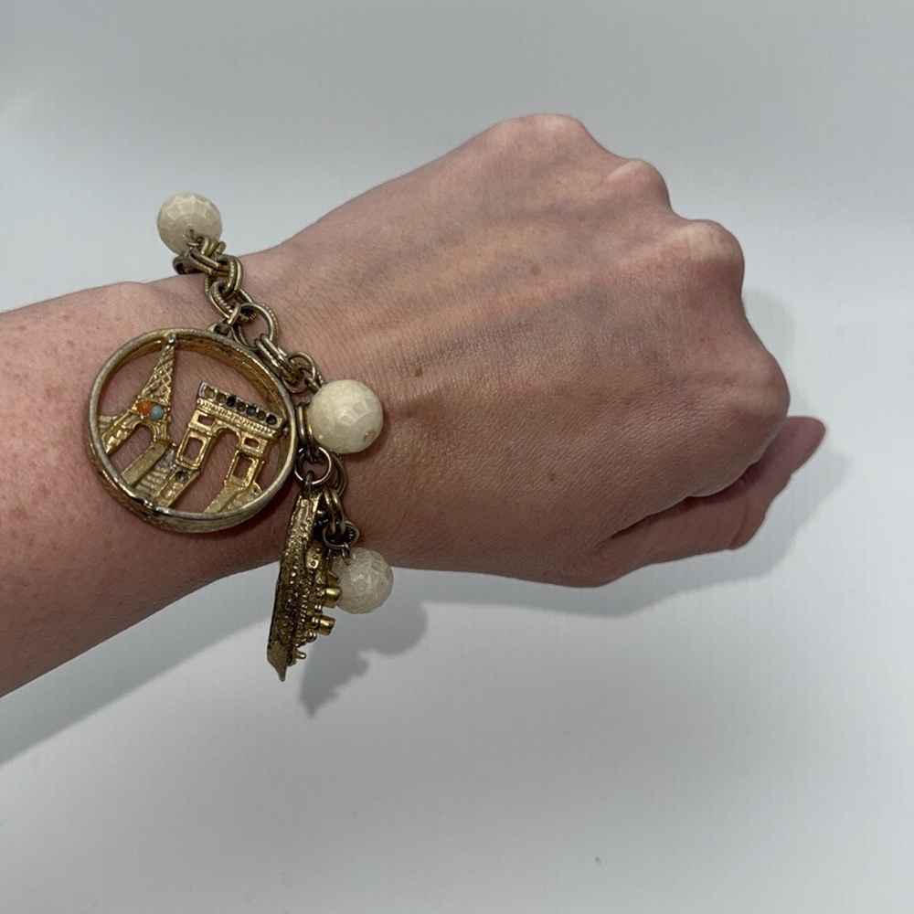 Vintage gold tone statement charm bracelet travel Europe France Eiffel Tower - Picture 8 of 9